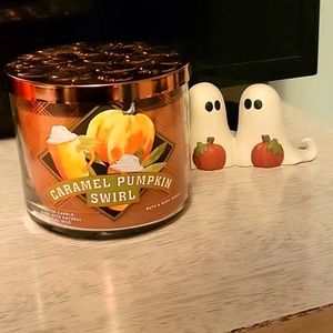 Bath and Body Works Caramel Pumpkin Swirl Candle.